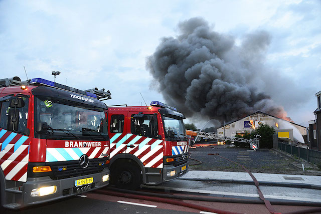 2017/156/20170802-05u48 GB 050 Zeer grote brand Schipholweg.jpg